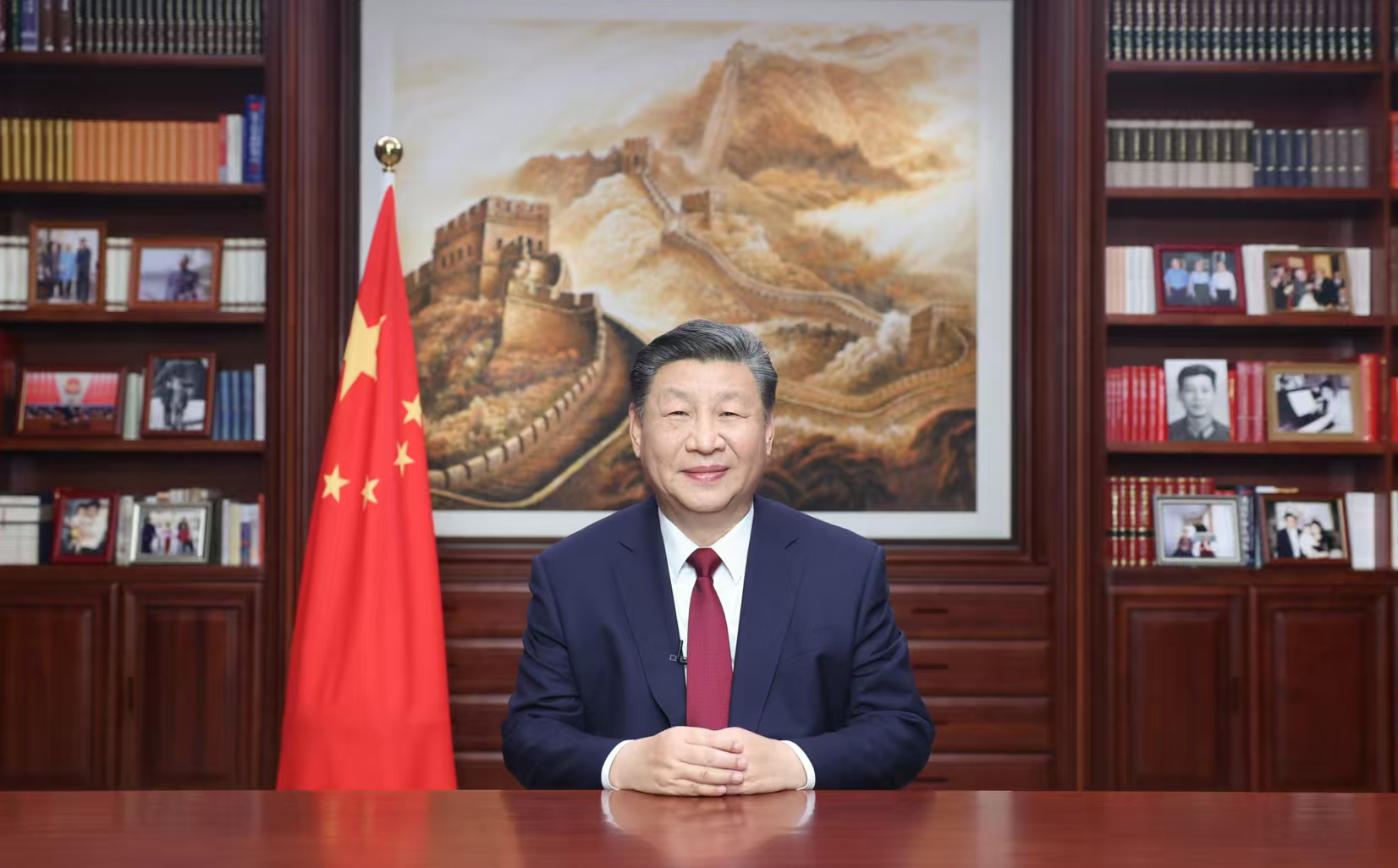 2023年12月31日，新年前夕，國家主席習(xí)近平通過中央廣播電視總臺和互聯(lián)網(wǎng)，發(fā)表二〇二四年新年賀詞。圖片來源：新華社
